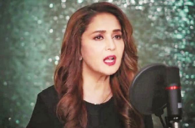 فلم ’ہم آپ کے ہیں کون‘ کے۲۶؍ برس مکمل 