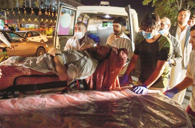  خدشے کے مطابق کابل ایئر پورٹ کے باہر دھماکے ، ۱۳؍ ہلاکتیں 